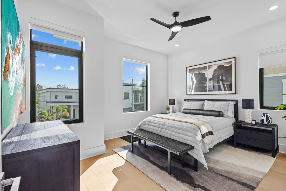 Ridgewood Ave bedroom