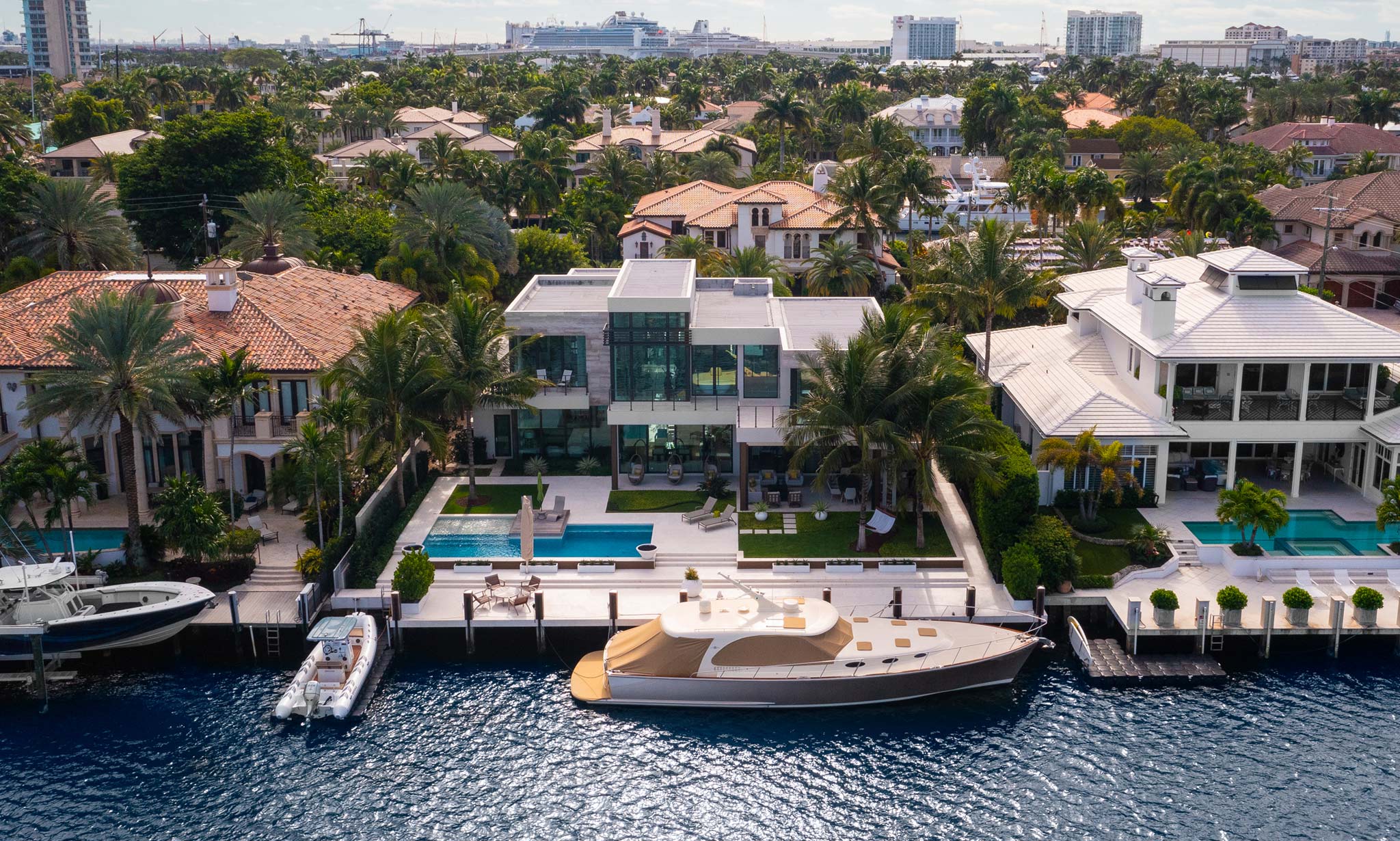 Is It Still Smart to Build a Luxury Home in Tampa Bay in 2026?
